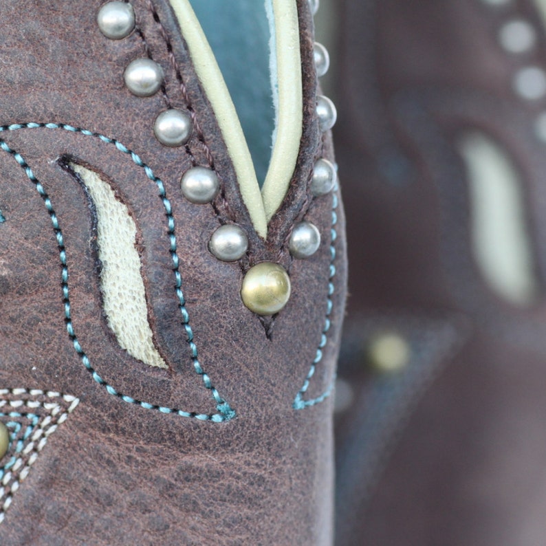 NEW Beautiful one of a Kind Ariat Ladies Cowboy