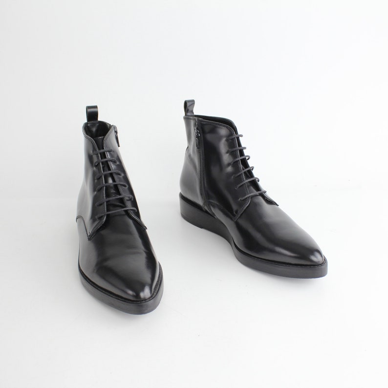 Size 8.5 Vintage Italian Black Leather Ankle Boots Smooth