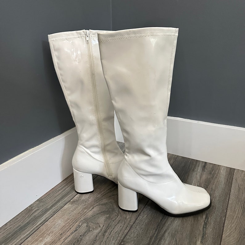 Vintage Go Go Boots 70s Style Square Toe Square Heal White