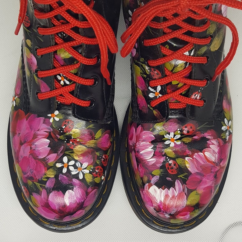Hand Painted Vintage Dr. Martens pankow