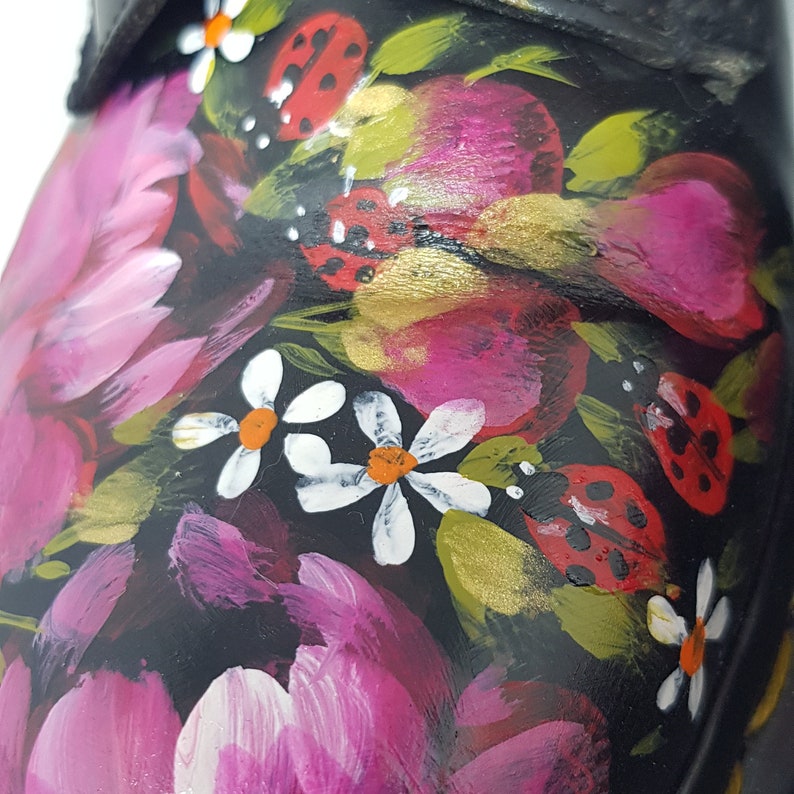 Hand Painted Vintage Dr. Martens pankow