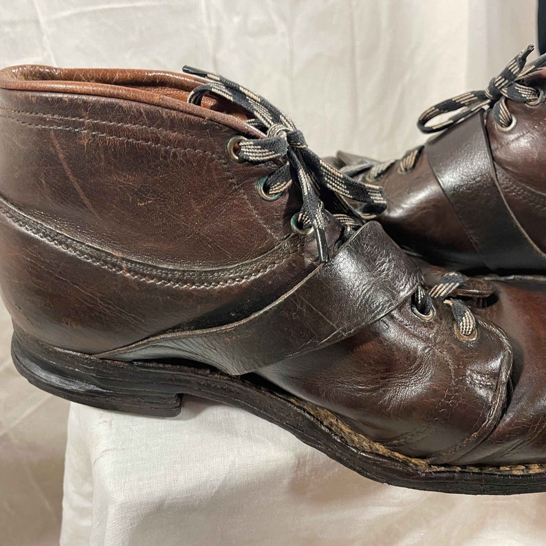 Size 44/45 1940s/50s Norwegian Men's Ski Boots