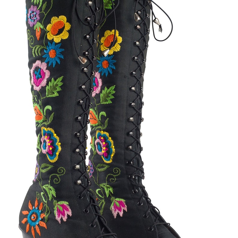 Mayfair Shoe Salons jerry Edouard 1970s Vintage Floral