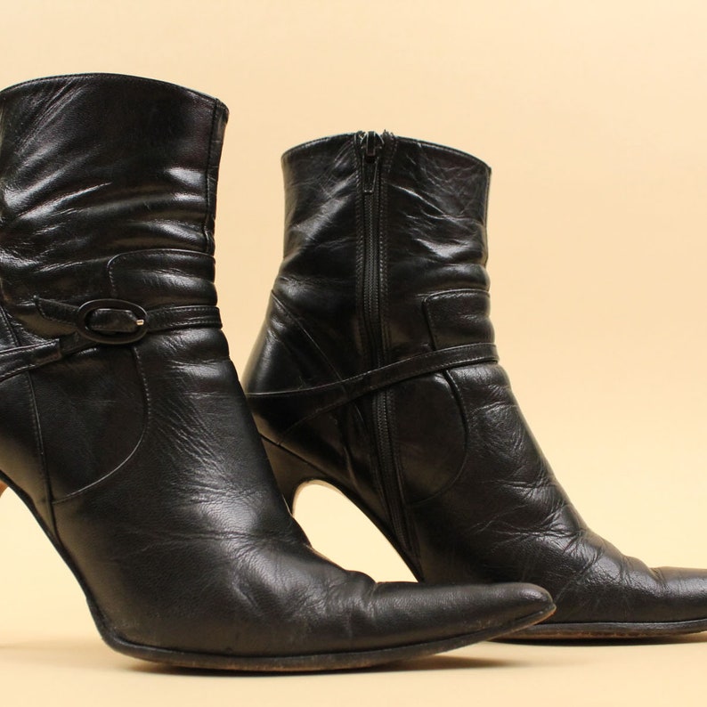 80s 90s Vtg Black Italian Leather Witch Pointy Ankle Boot by