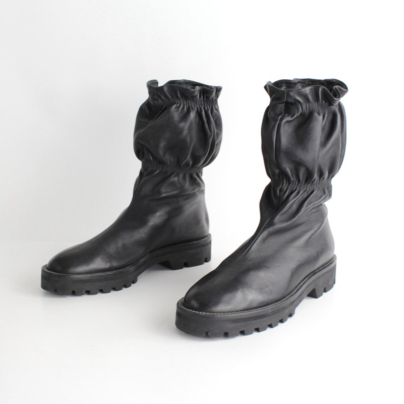 Size 8 Vintage Walter Steiger Black Leather Pull up Boots