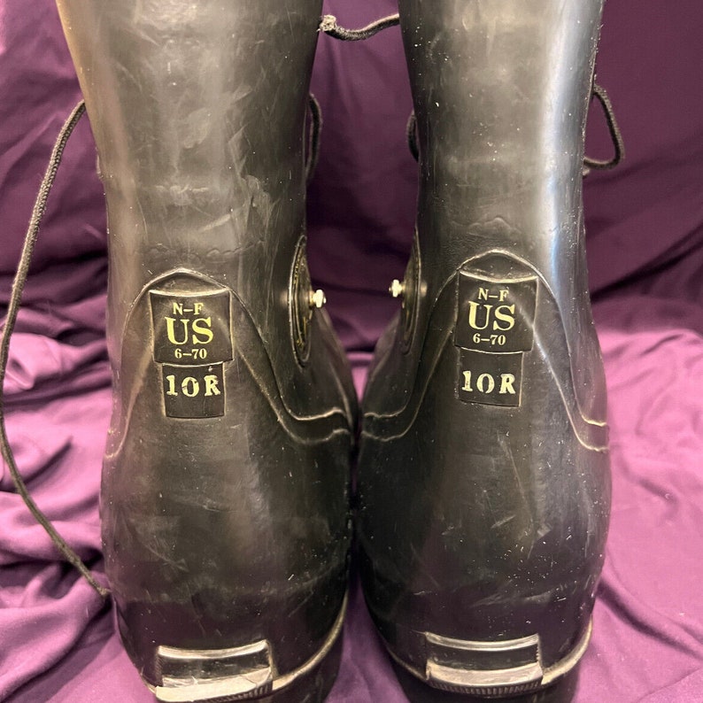 Bata Extreme Cold Weather Boots 1972 Size 10R Mickey Mouse