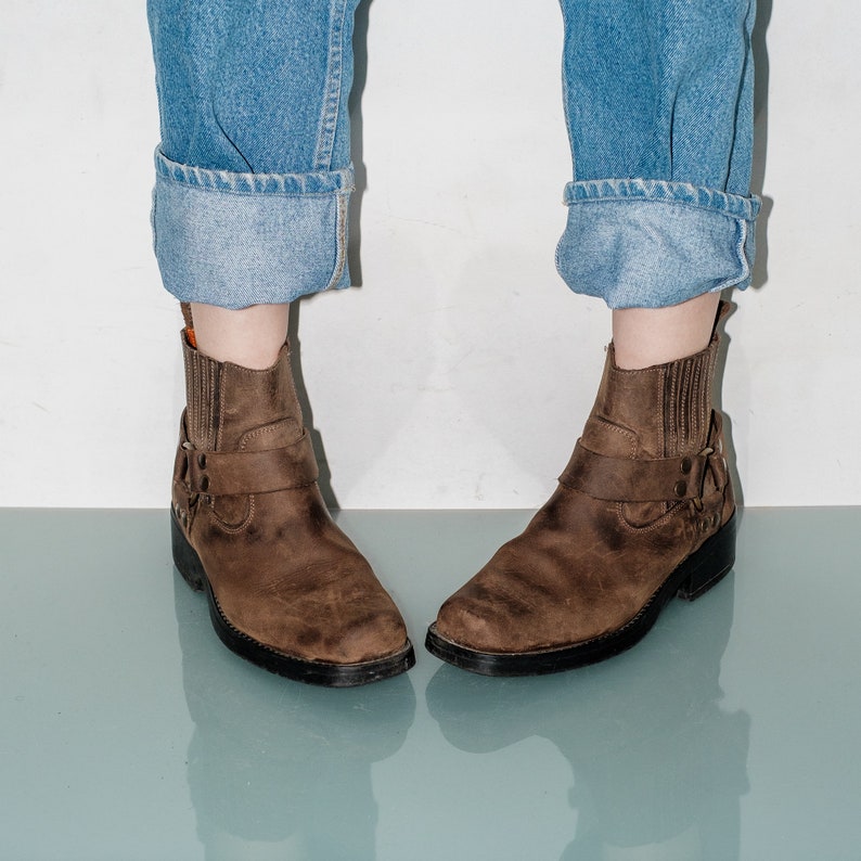 Vintage Western Style Leather Ankle Boots in Brown