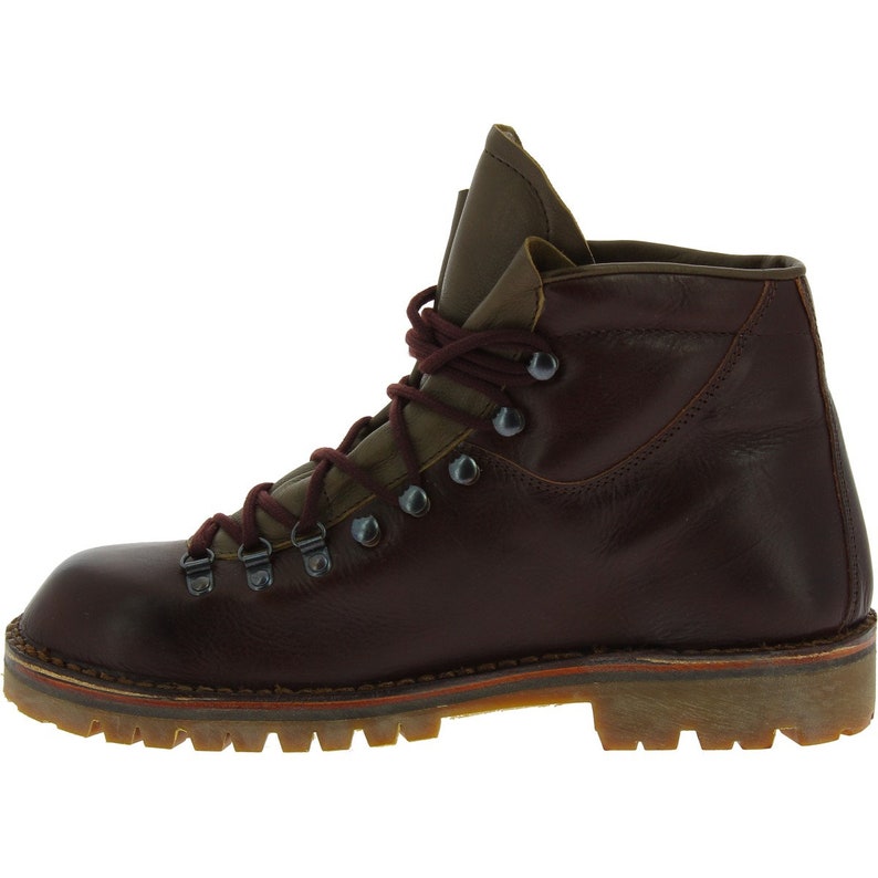 Handmade Hiking Boots in Dark Brown Vegetable-tanned Leather