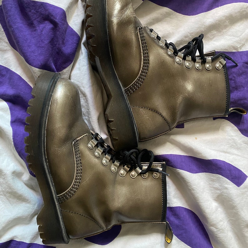 Dr Martens 1827 Vintage Combat Boots