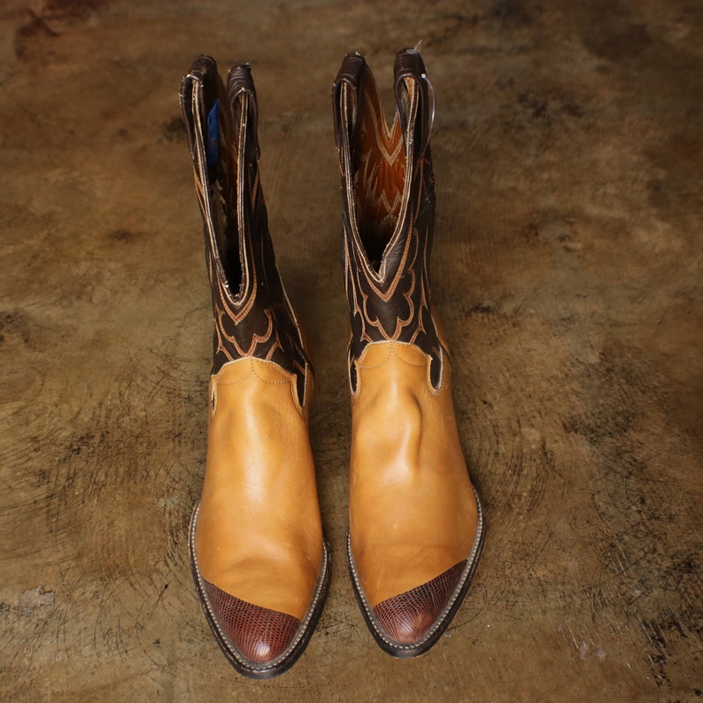 Size 8 1/2 Women's Vintage Cowboy Boots / Short Western