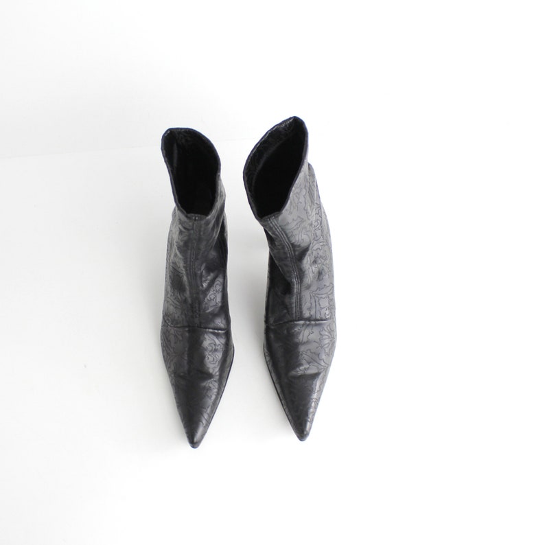 Size 7.5 Sleek Black Leather Pull up Boots Soft Leather