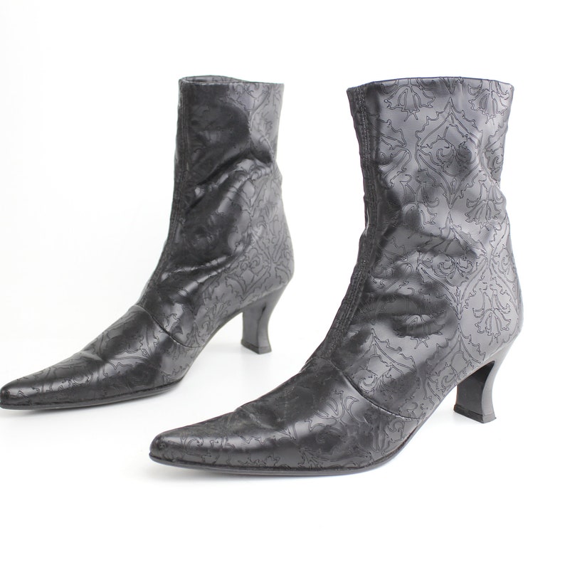 Size 7.5 Sleek Black Leather Pull up Boots Soft Leather