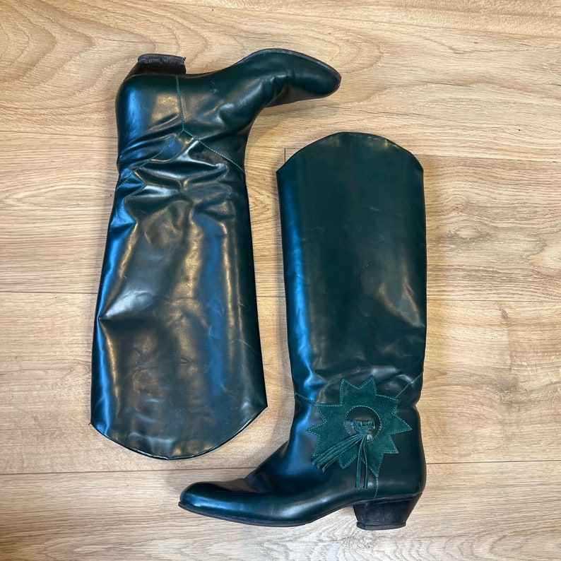 Vintage 1980's or 90's Green Leather Boots Tassel