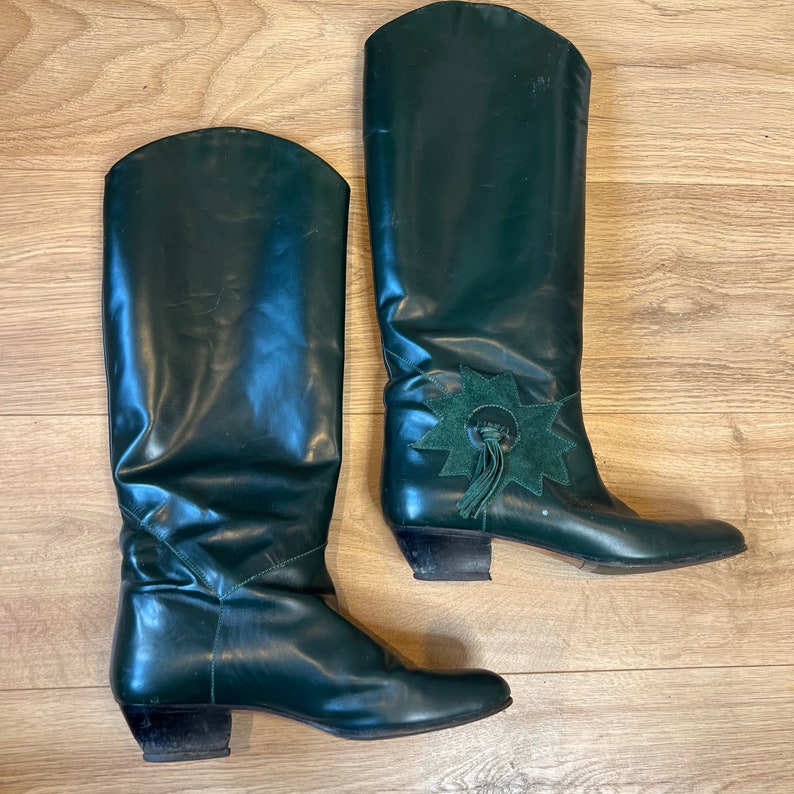 Vintage 1980's or 90's Green Leather Boots Tassel