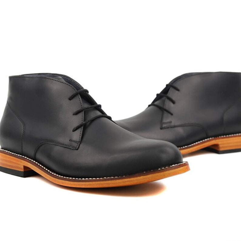 Chukka black