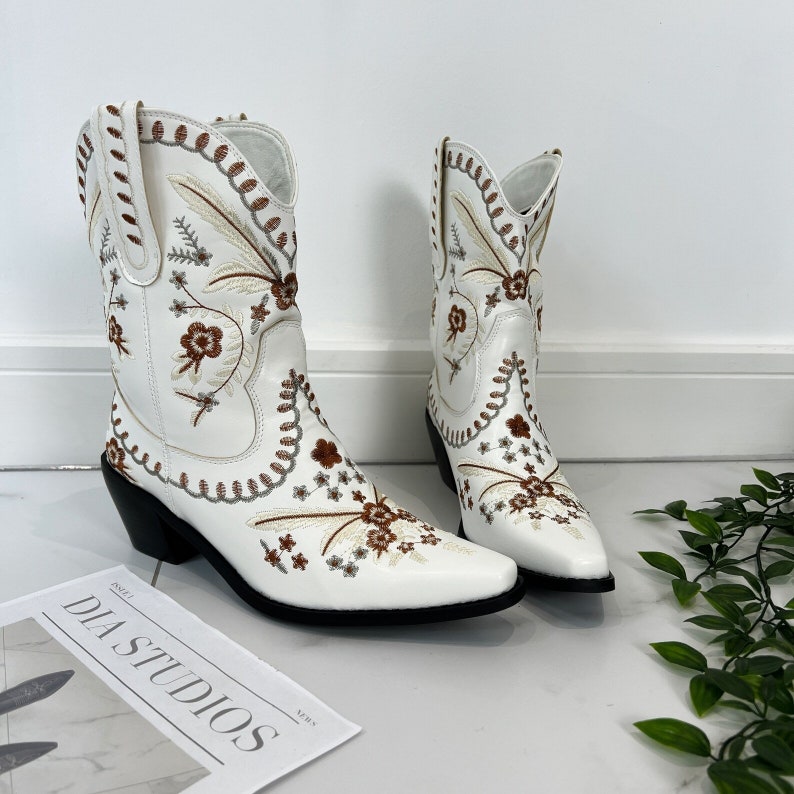 Cowboy Western Cream Ankle Boots