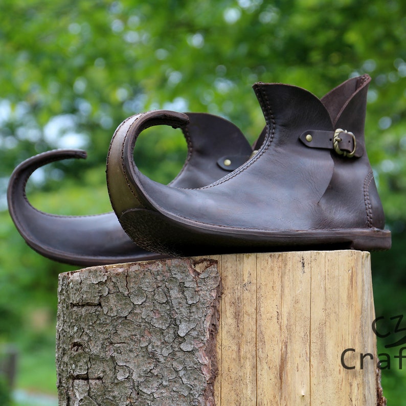Poulaines With Distinctive Curved Points