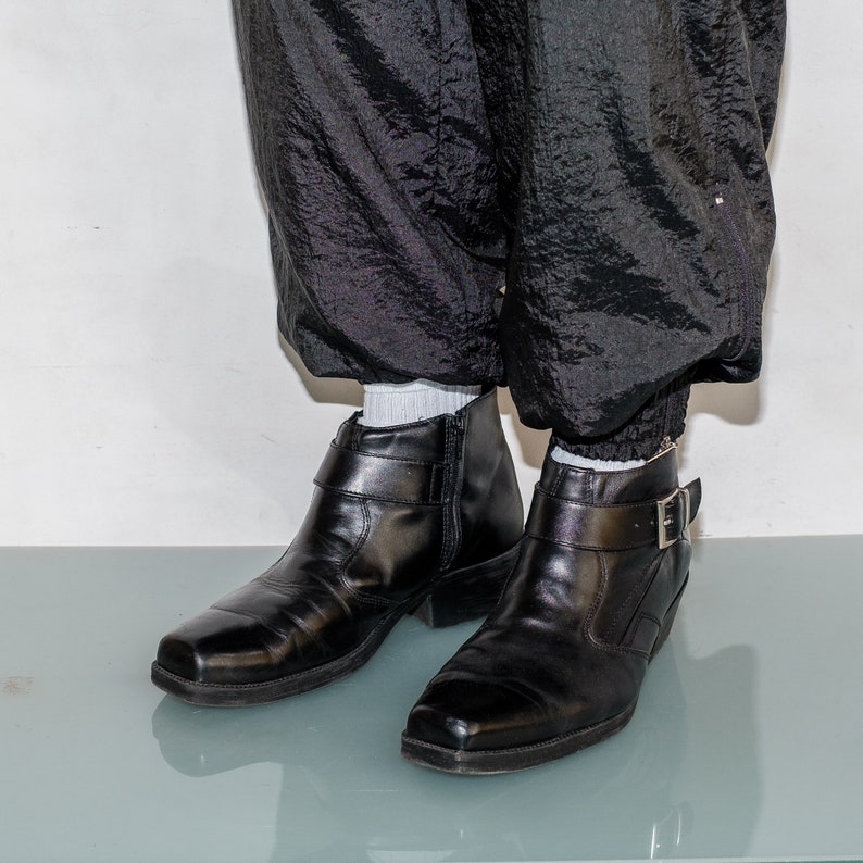 90's Vintage Western Style Leather Ankle Boots in Ink