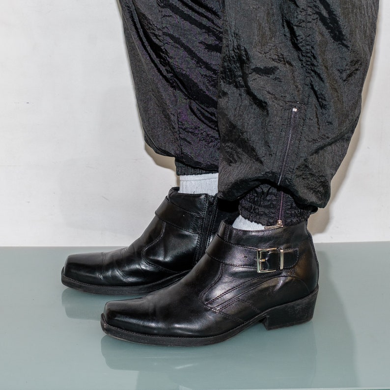 90's Vintage Western Style Leather Ankle Boots in Ink