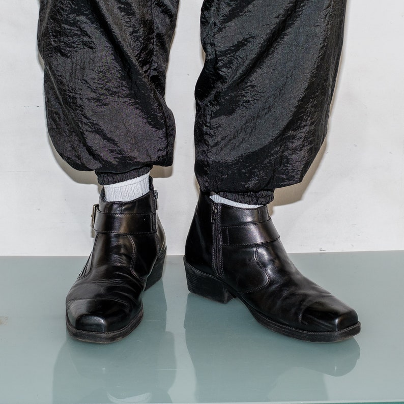 90's Vintage Western Style Leather Ankle Boots in Ink
