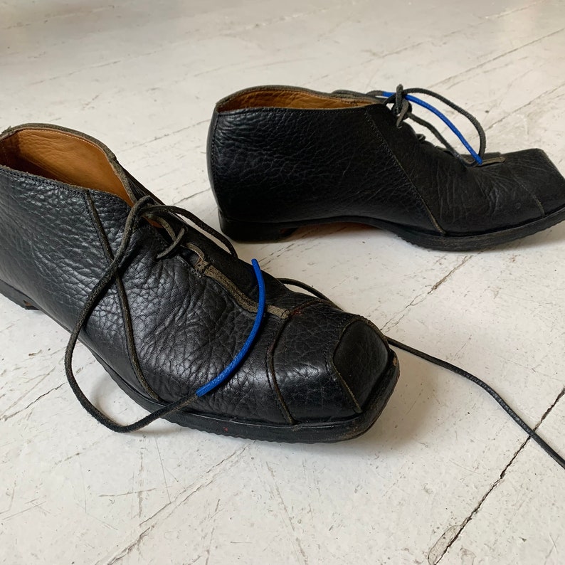 90s Cydwoq Leather Shoes Hand Painted Minimalist Unique Shape