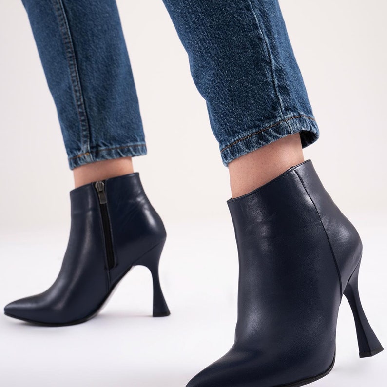 Callizio Genuine Leather Women's Goblet High Heels Bootie