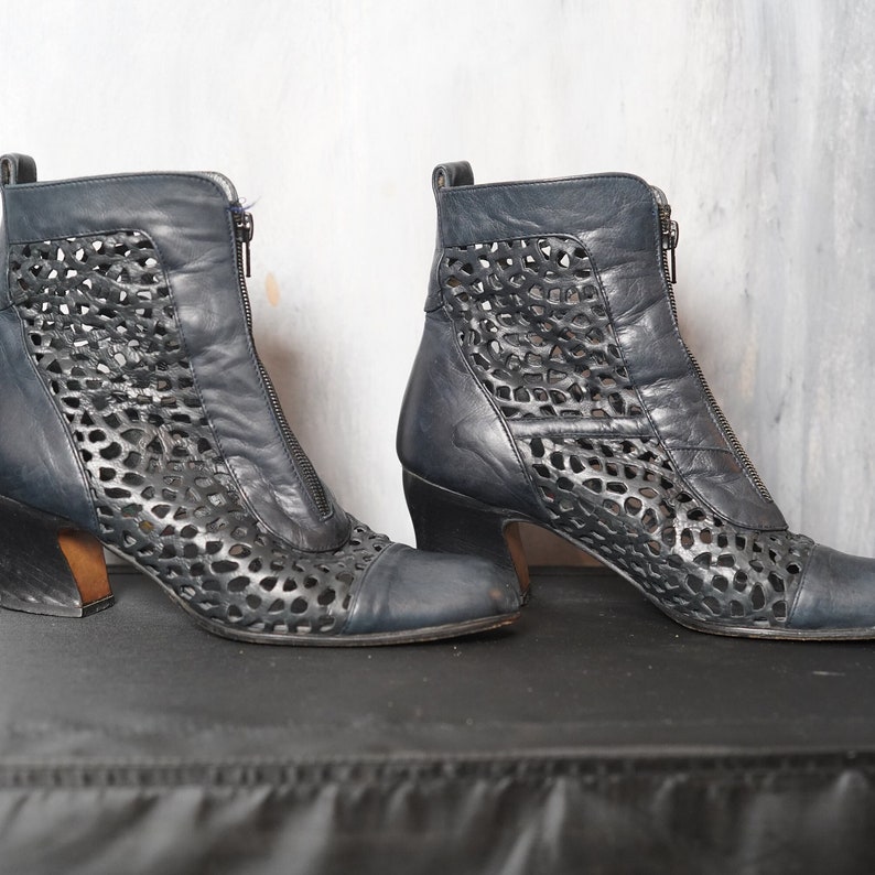 Vintage Black Leather Openwork Everybody Boots / Italian Boots
