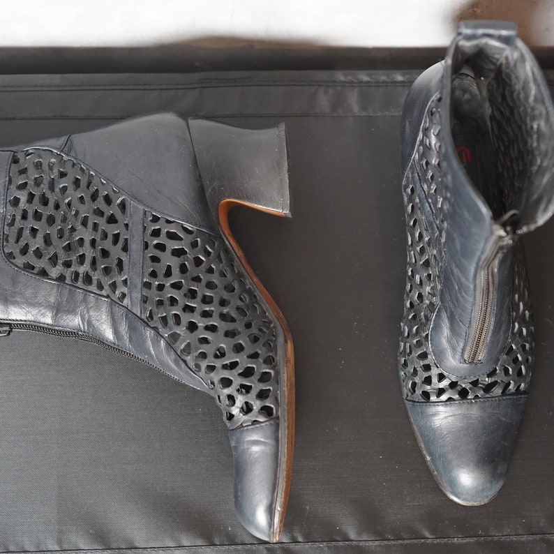 Vintage Black Leather Openwork Everybody Boots / Italian Boots
