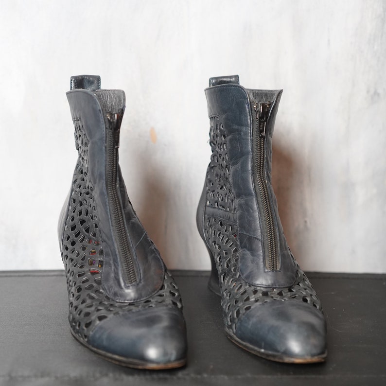 Vintage Black Leather Openwork Everybody Boots / Italian Boots