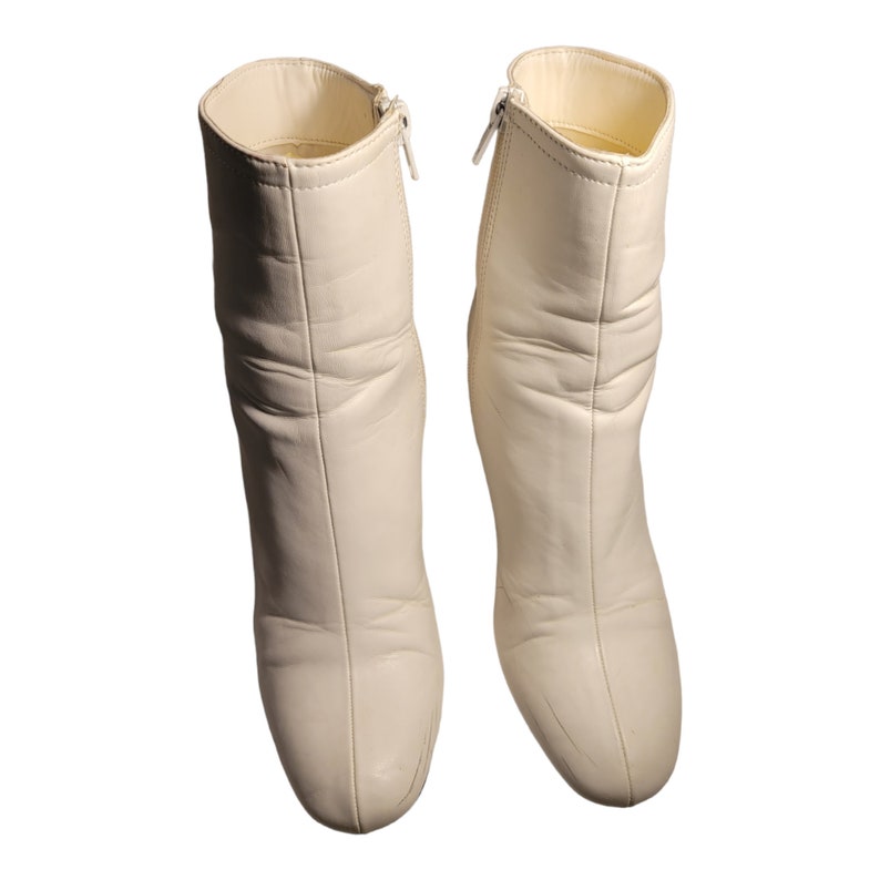 Vintage White Ankle Booties Short Zip Boots/size 7 Forever 21